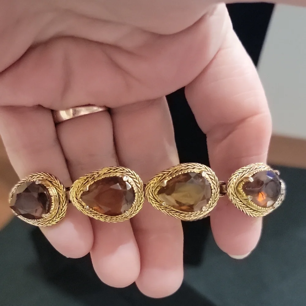 Elegant Vintage Florenza Gold Tone and Amber Colored Stone Teardrop Bracelet